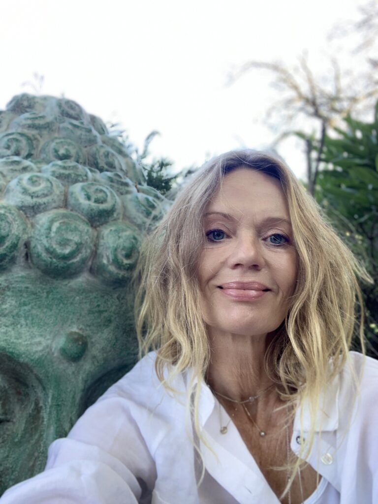 Emilie Janda - Akena